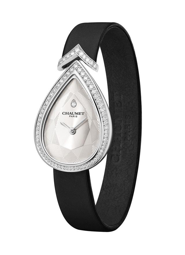 CHAUMET Joséphine Aigrette 18K 白金鑲鑽腕錶，NTD366,700。