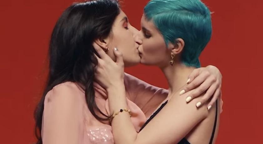 看不下去「女女熱吻」？俄羅斯Dolce & Gabban廣告慘遭投訴下架