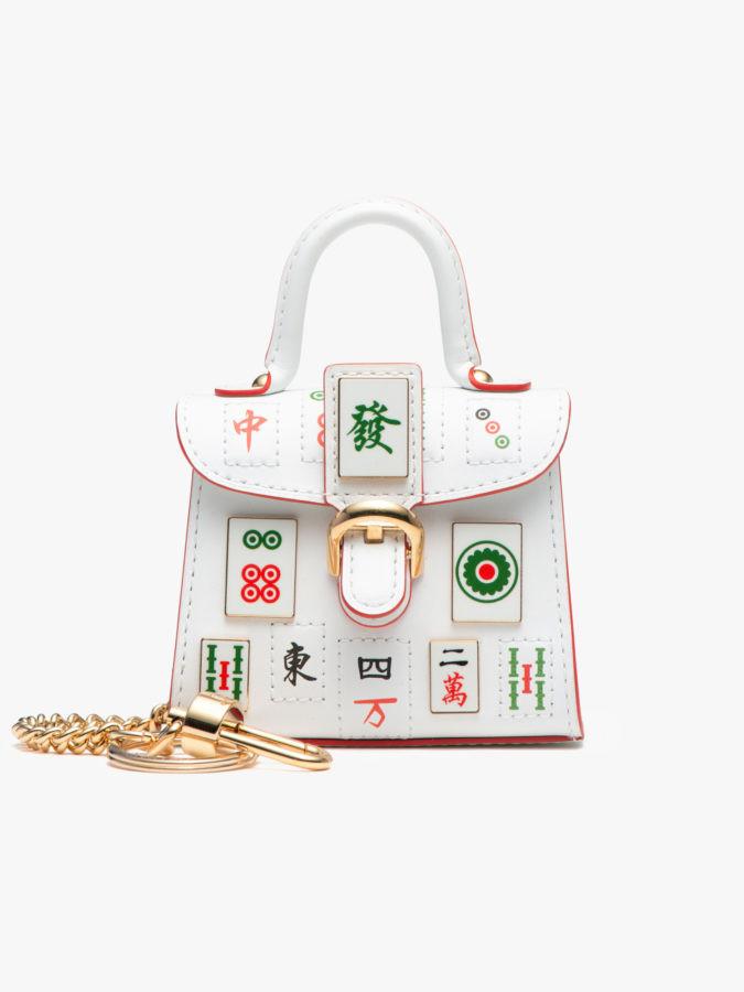 DELVAUX 以經典的「Brillant」包款打造的 Les Miniatures 袖珍系列，去年推麻將款。