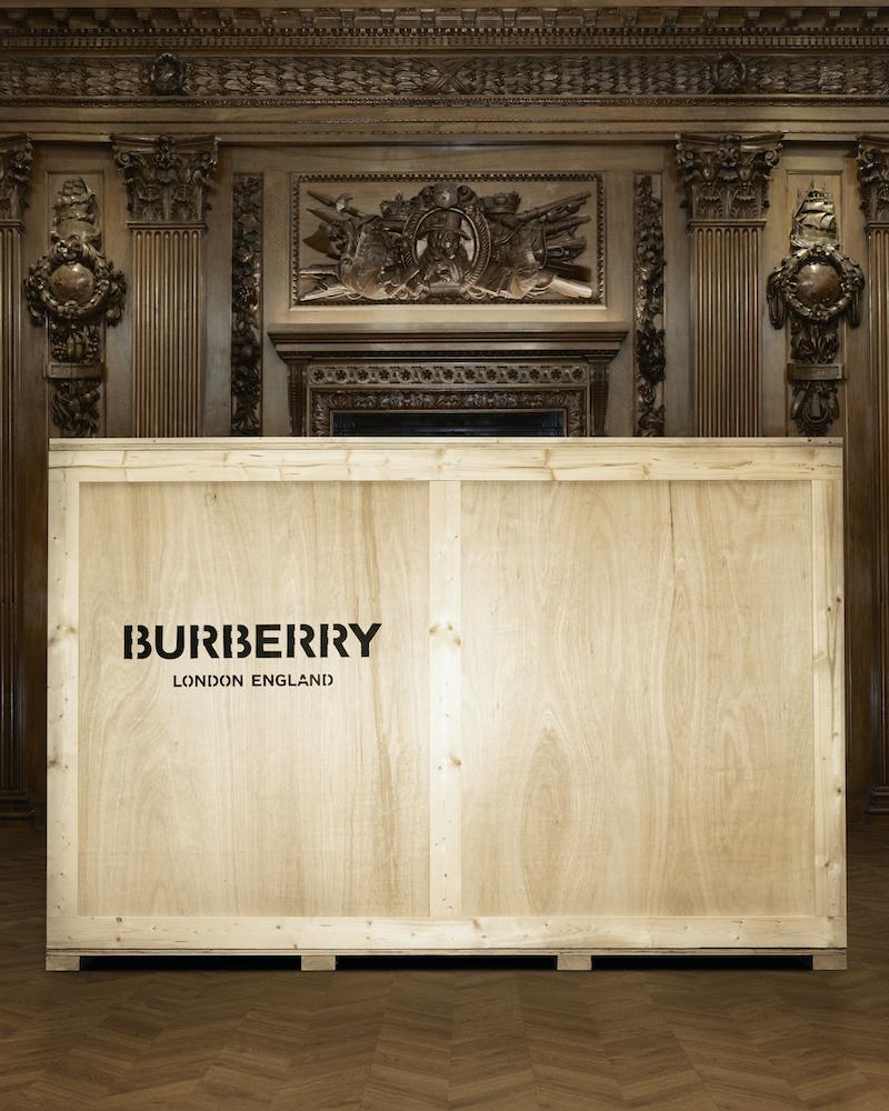 Burberry每個月的「B系列」推出過不少意想不到的設計。（品牌提供）