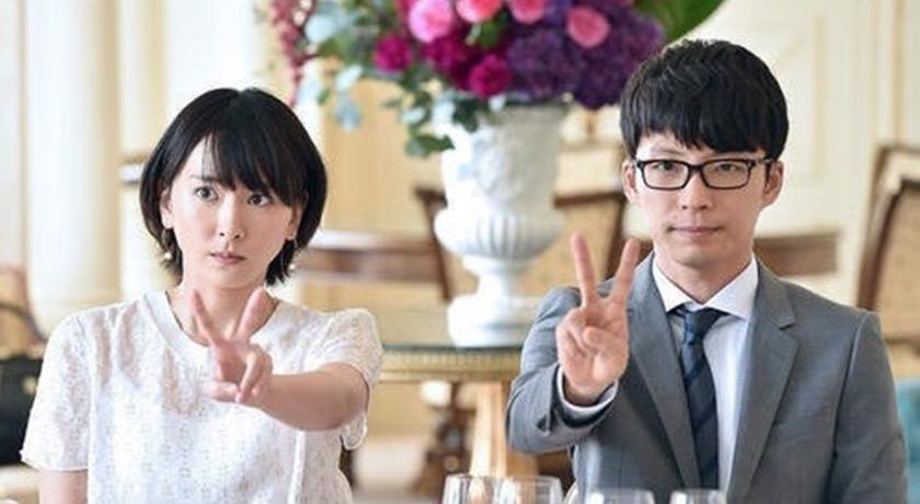 新垣結衣＆星野源因《月薪嬌妻》相戀。（翻攝自劇照）