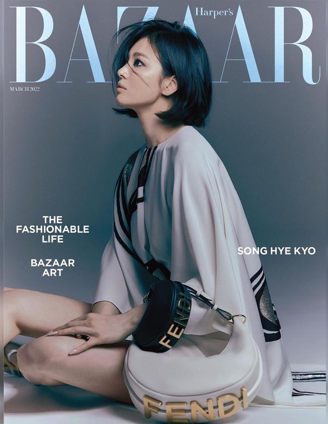 宋慧喬登上《BRZAAR》韓國版三月號封面。（翻攝自harpersbazaarkorea IG）