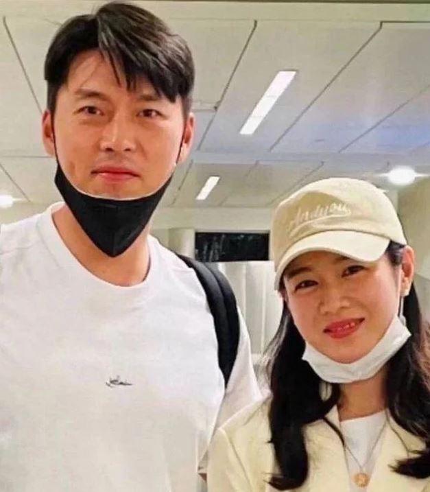 玄彬和孫藝真蜜月時大方讓粉絲拍照，孫藝真下巴圓潤，被說是「幸福肥」。(翻攝自hyunbin_international IG)
