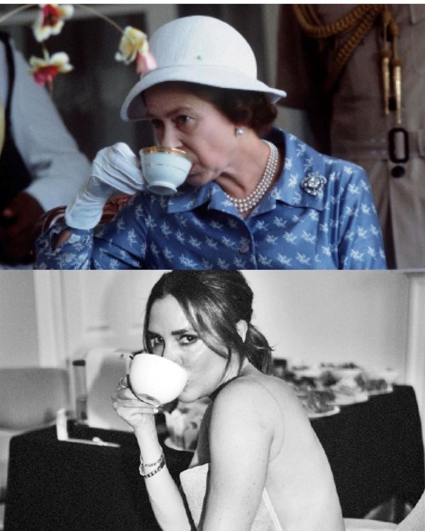 女王與貝嫂都拿著茶杯喝茶。