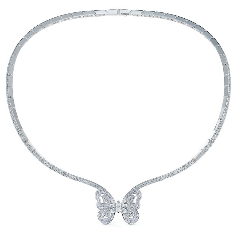 De Beers Portraits of Nature 系列 butterfly 18K白金鑽石項鍊，1,435,000元。