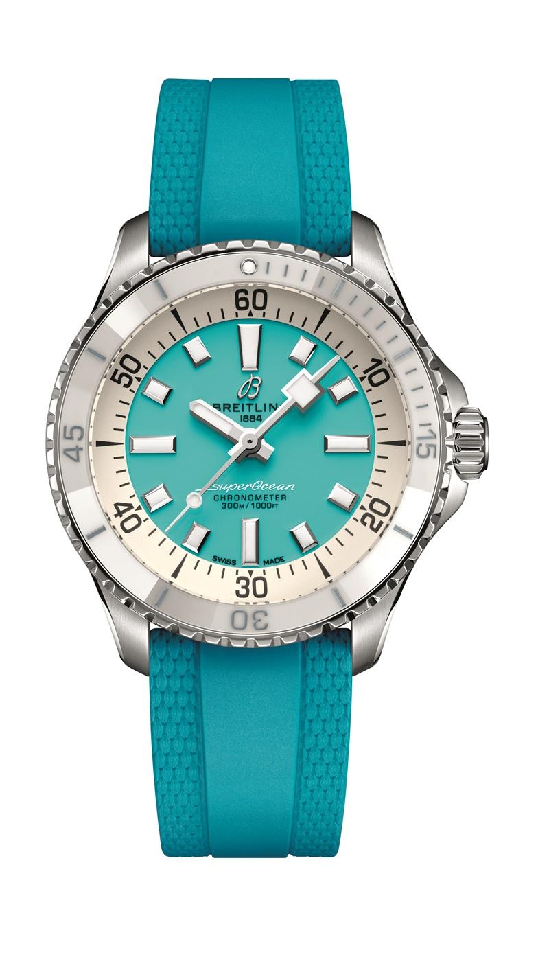 BREITLING Superocean百年靈超級海洋36毫米自動腕錶，土耳其藍面盤，136,000元。