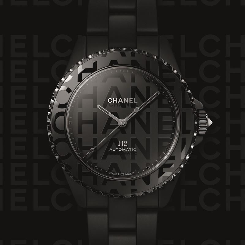 小香迷尖叫！J12錶盤出現亮眼圖騰竟是「CHANEL」字母排成的