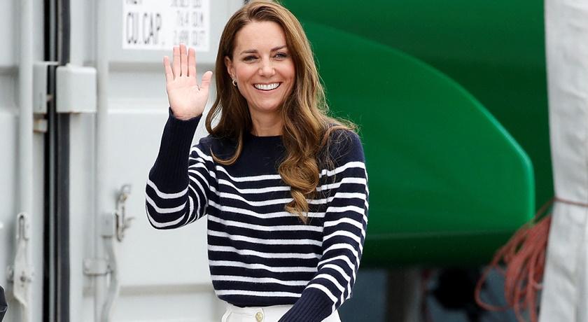 凱特王妃穿「水手服」超親民！一小細節透露尊貴身分 網讚：難怪得人疼