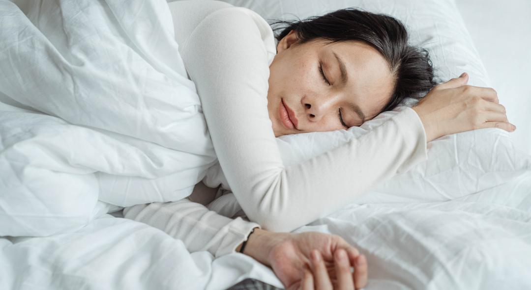 睡飽就能瘦！日本爆紅733睡眠減肥法  睡對時間一年減10公斤