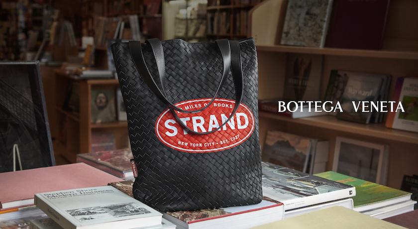 創意總監開書單！Bottega Veneta聯手「紐約最美書店」打造超瞎趴托特包