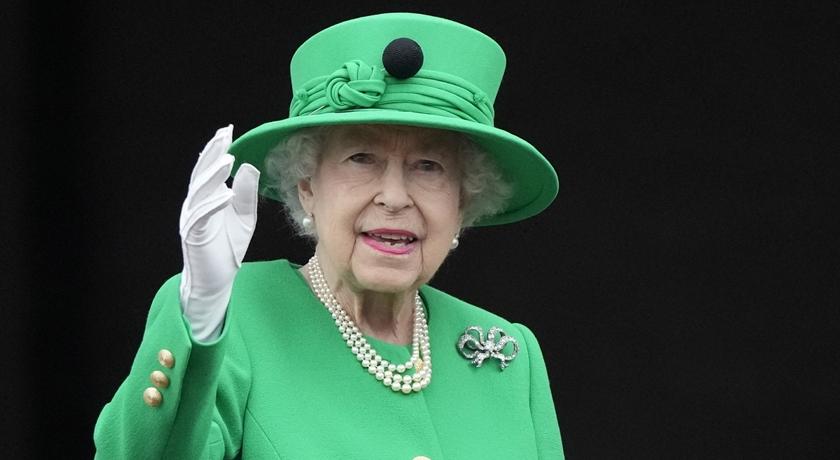 英女王擁 34 億珠寶「陪葬品」僅這 2 件！皇室專家曝特殊原因