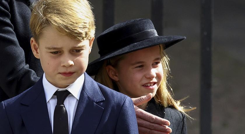7歲夏綠蒂公主參加女王國葬！黑色大衣上的馬蹄胸針藏了意義