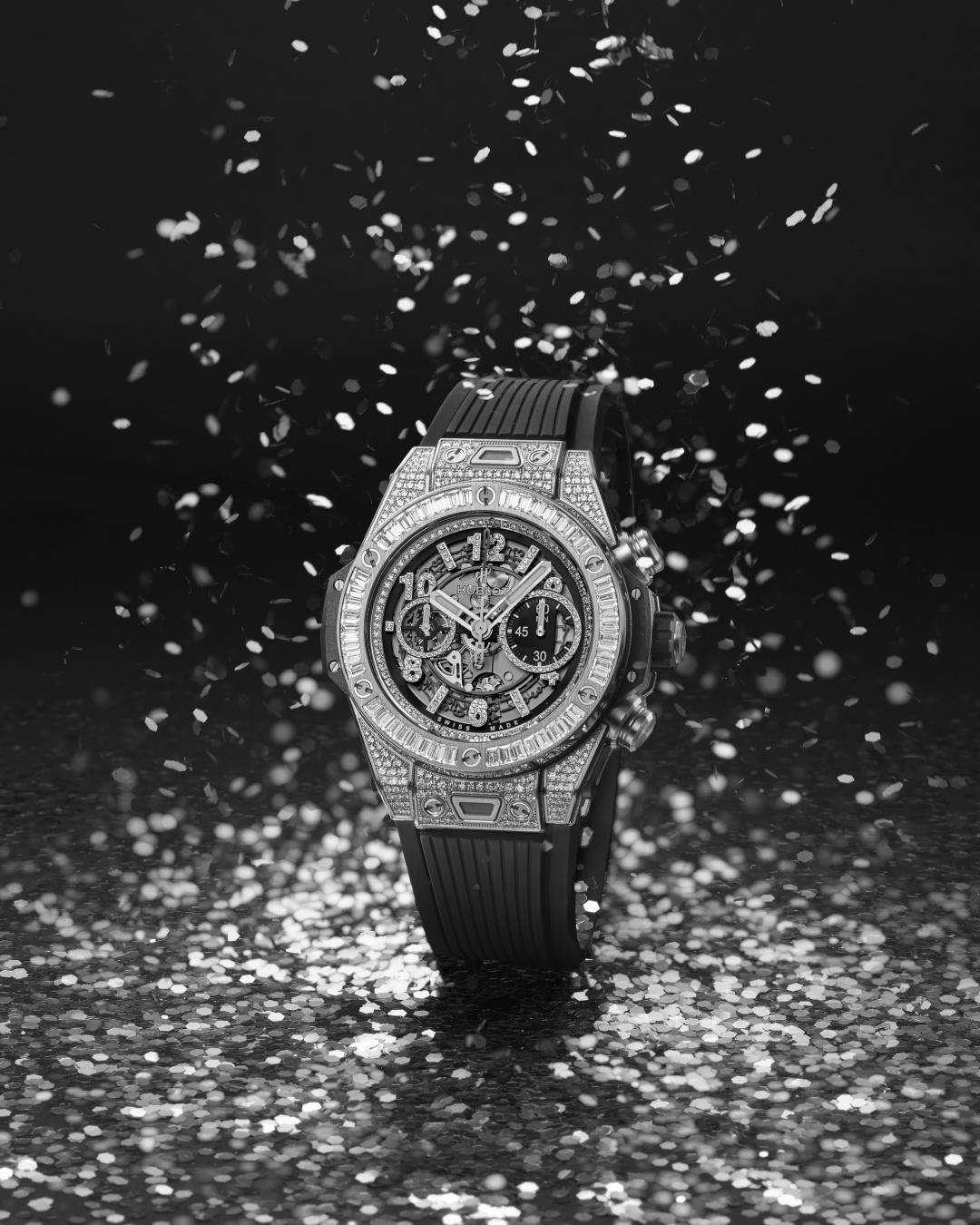 Akira 佩戴：Hublot Big Bang Unico 鈦金滿鑽計時碼錶。