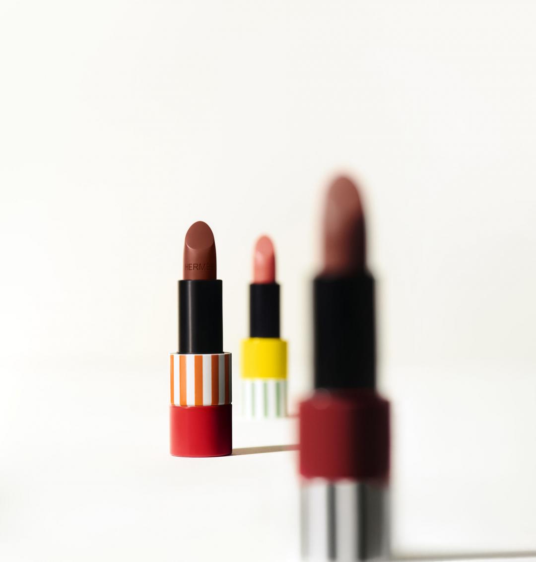 Rouge Hermès2023春夏限量版唇膏，以條紋作為設計元素。