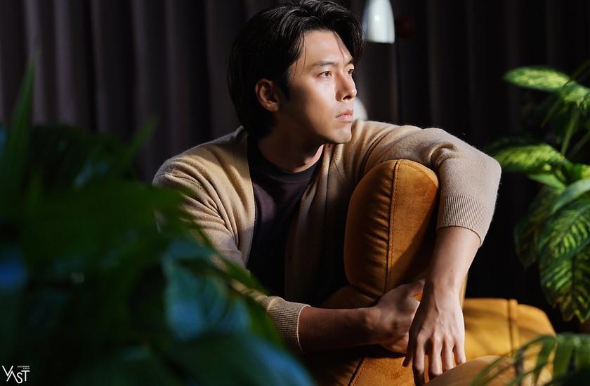 除了時尚品牌以外，玄彬還接下韓國沙發品牌JAKOMO代言。