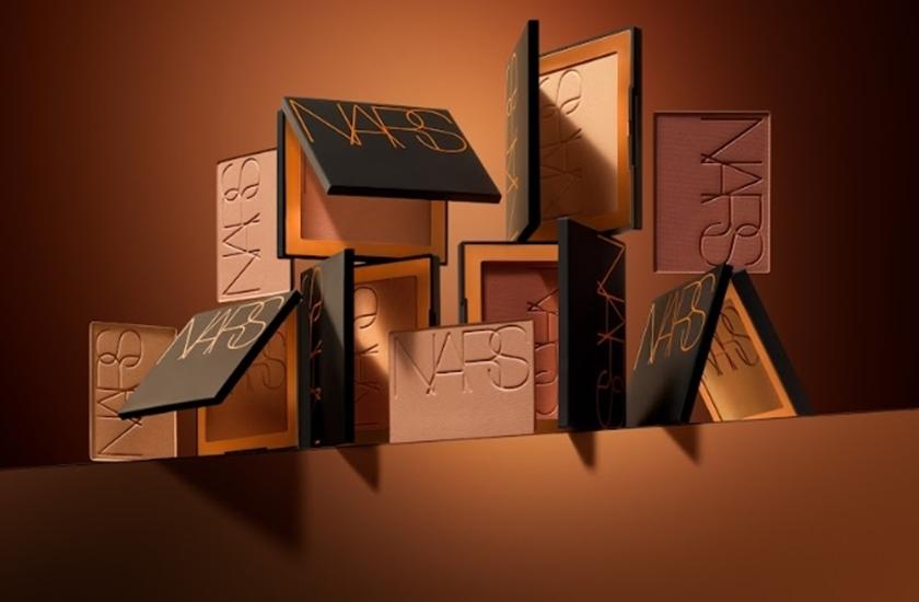 NARS 3D立體燦光修容餅，11g/1,400元。
