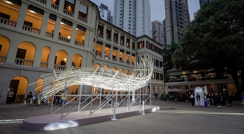 高端市場果真大手筆！香港藝術家打造巨型裝置藝術 為LA PRAIRIE演繹煥白之美 