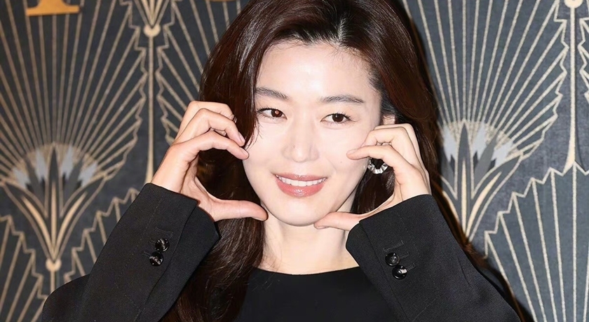 Jeon Ji hyun s Picture Of A Non graduate Student squeeze Out The 