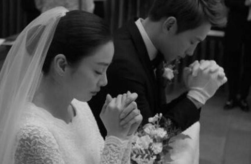 金泰希、Rain 2017年結婚，當時只簡單釋出結婚聲明並曬出兩張照片。