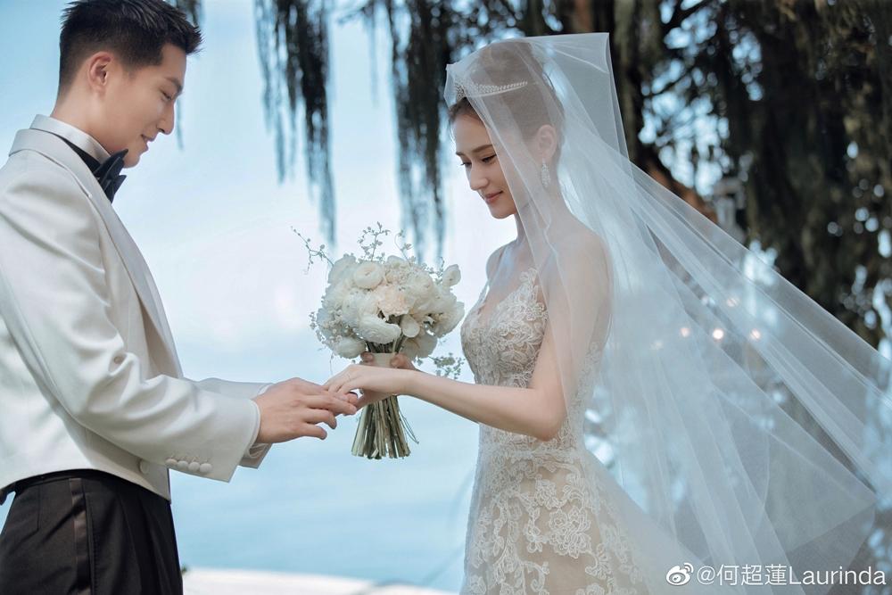 何超蓮與竇驍愛情長跑四年於今年正式結婚。（翻攝自何超蓮Laurinda微博）