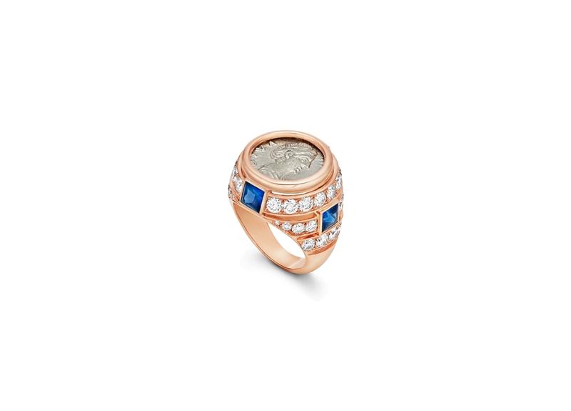 BVLGARI Monete 系列頂級古幣與藍寶石戒指。（BVLGARI提供）