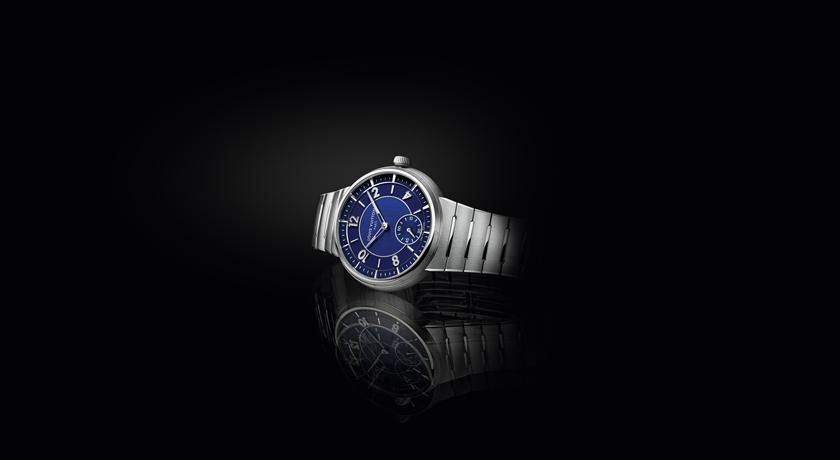 LV「Tambour腕錶」改版大進化！超細緻錶帶鍊結如柔軟皮革錶帶