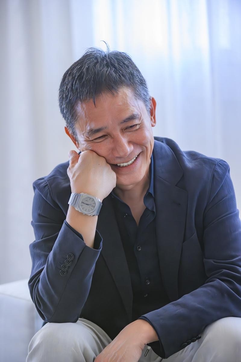 梁朝偉上週在威尼斯影展拿下終身成就獎，陪伴他的除了妻子劉嘉玲之外，還有寶格麗珠寶腕錶。（BVLGARI提供）