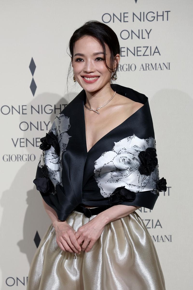 舒淇在威尼斯影展現身的造型一套比一套更精采。（BVLGARI提供）