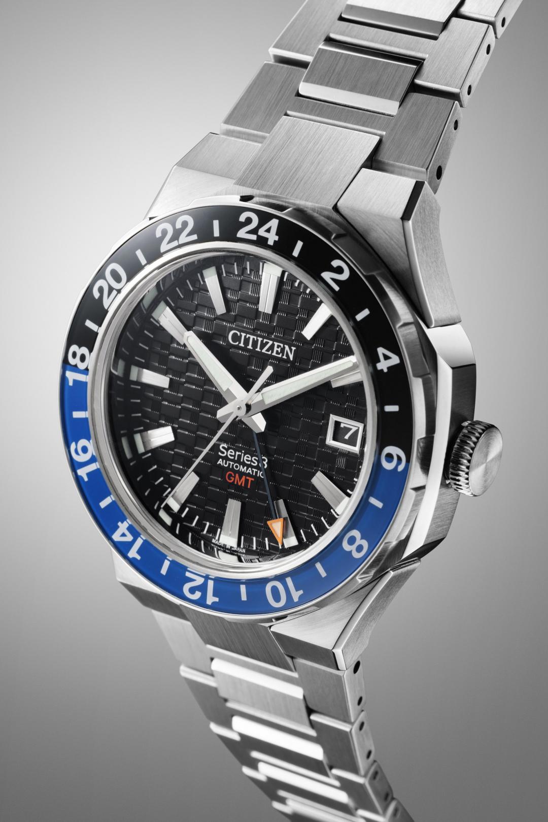 CITIZEN Series 8系列GMT腕錶(黑色款)，54,800元。