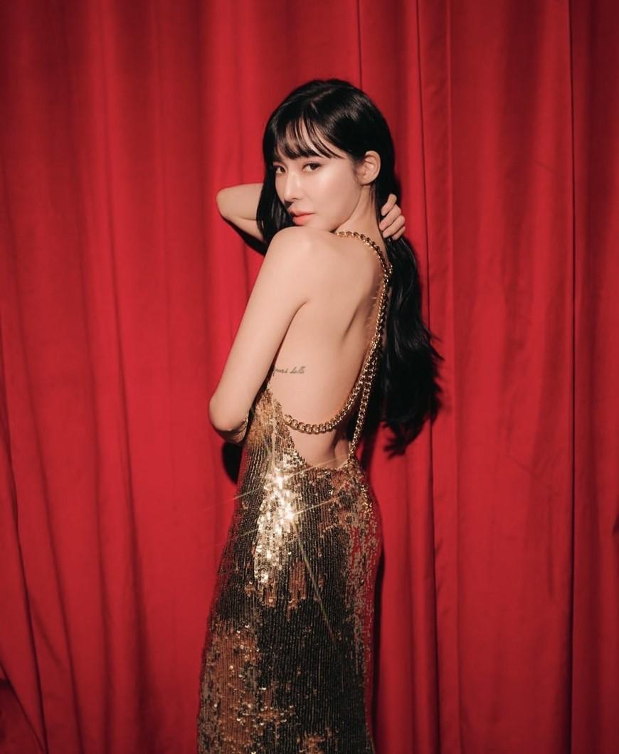 Tiffany in Moschino。（翻攝自instagram）