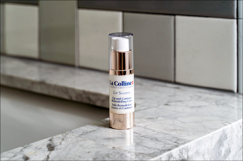 La Colline豐漾修護唇霜 15ml／3,600元 瑞士頂級保養品牌La Colline使用富含芍藥苷的瑞士牡丹精萃、品牌靈魂成分CMAGE®抗老複合物、寡聚醣、羥脯氨酸，加上椰子油、芒果油、娑羅雙樹籽油與乳油木果油四重潤澤油等，修護水潤雙唇，透明無色配方可作為唇彩打底或夜間厚敷唇膜等。