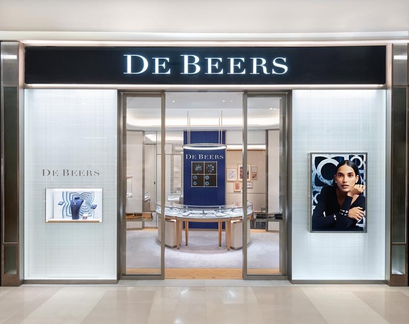 De Beers台中大遠百精品店。（De Beers提供）