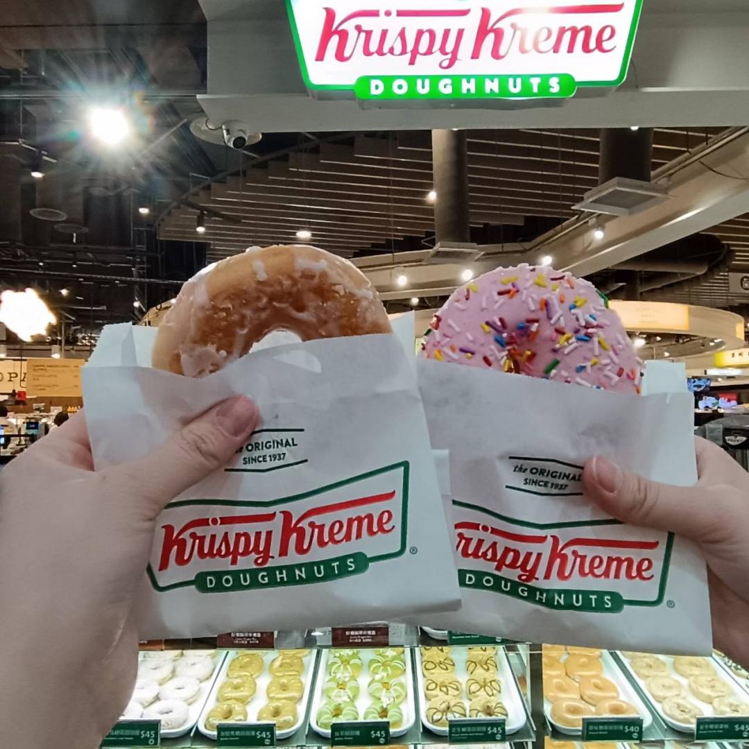 Global Mall板橋車站Krispy Kreme於今日不限金額消費即贈限量原味糖霜甜甜圈一顆。