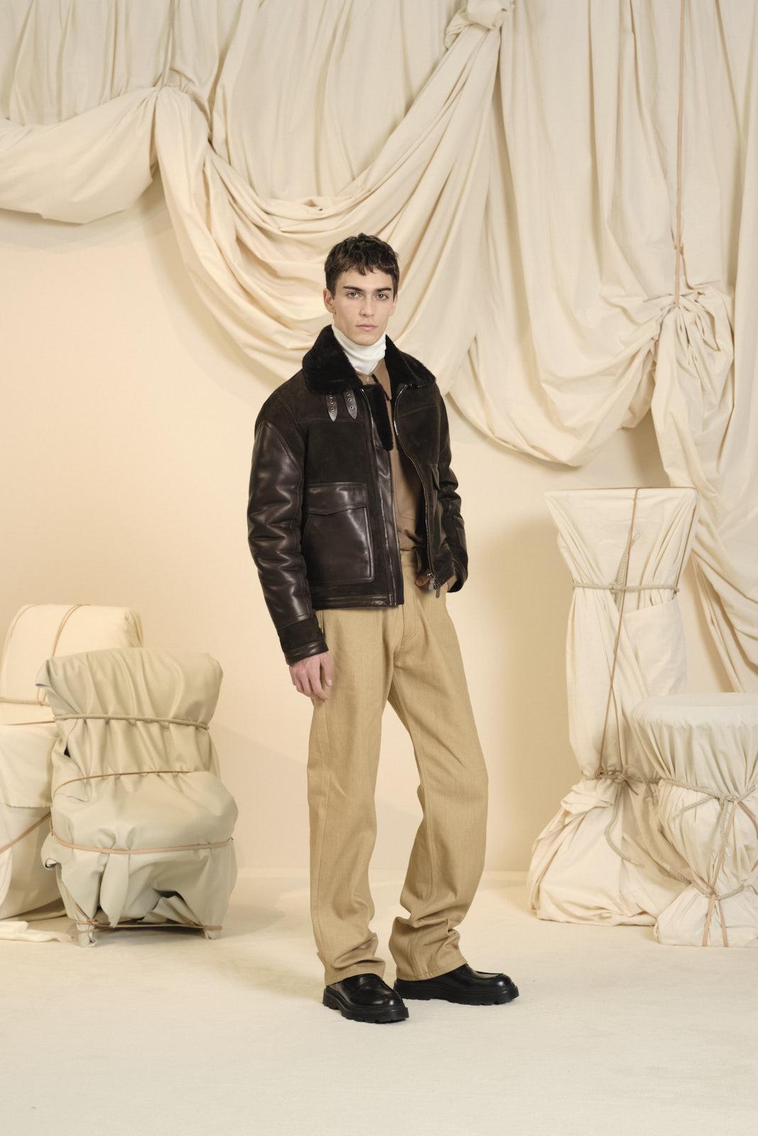 Tod’s 2024秋冬系列的PASHMY企劃以獨特珍貴的素材，透過義大利代表性的工藝技術為造型升級。