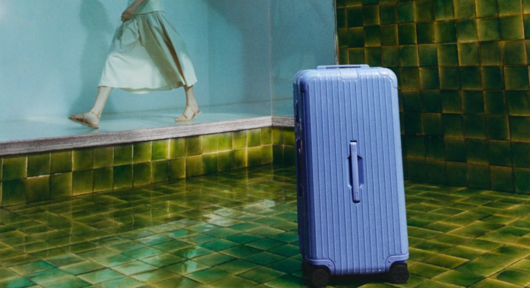 RIMOWA行李箱新推海洋藍！加碼收納配件系列 摩登旅人出遊必收