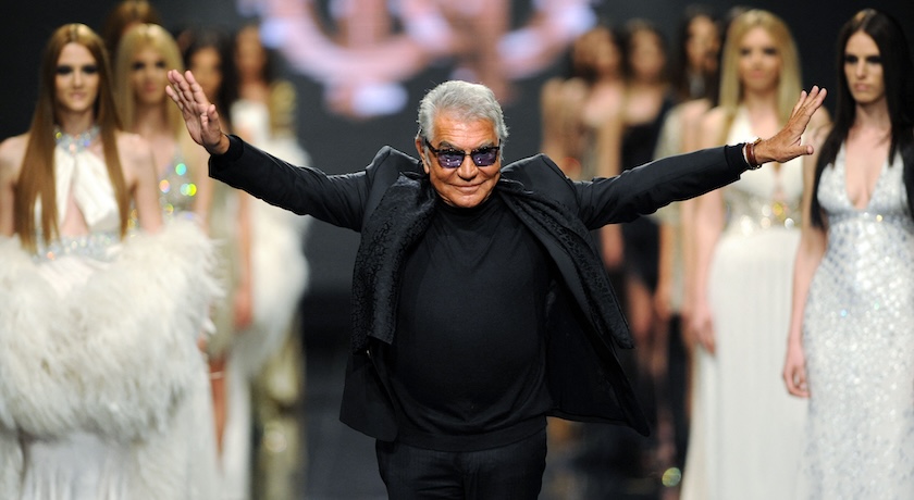 JLo、泰勒絲演唱會戰袍都靠他！意大利傳奇設計師Roberto Cavalli病逝享壽83歲