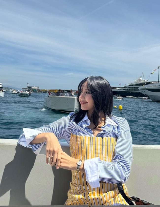 Lisa再度現身以一身LV挺三公子。（翻攝自lalalalisa_m IG）