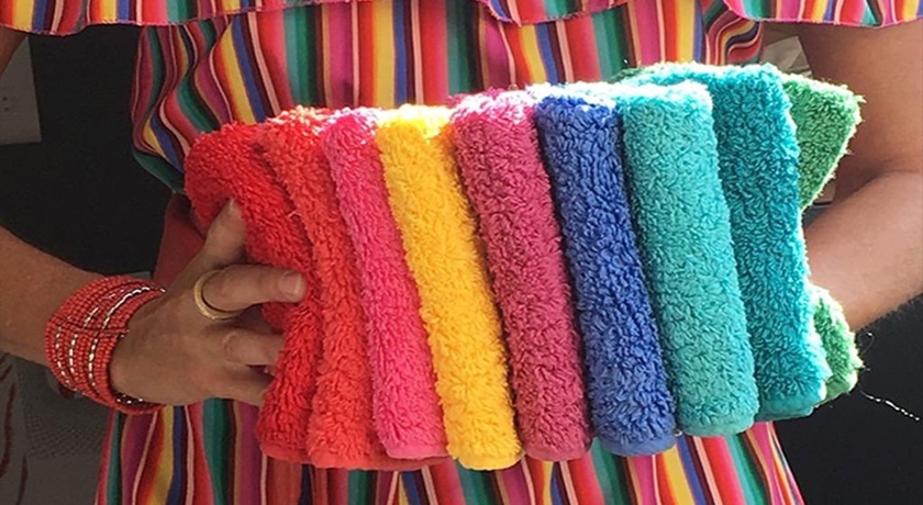 夏季高溫浴室濕氣成細菌溫床！專家曝換毛巾最佳頻率 否則身體越洗越髒