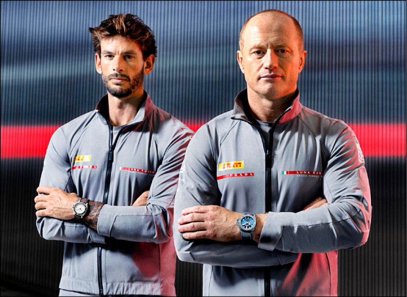 Luna Rossa Prada Pirelli隊員Bruno Rosetti（左）、Jimmy Spithill（右）配戴沛納海全新錶款。