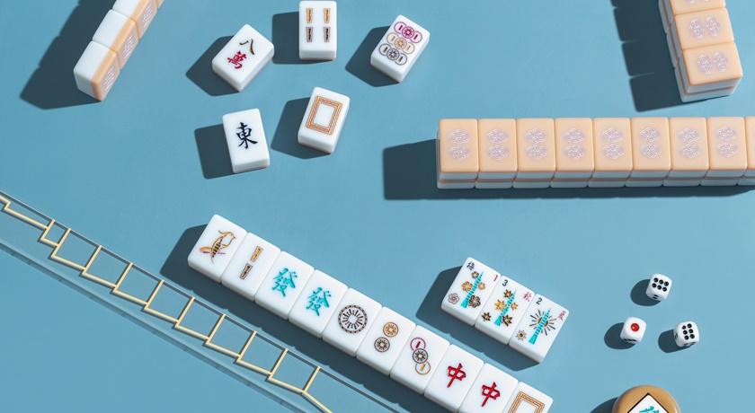 TOP7：台北101皮革箱麻將，10,800元。