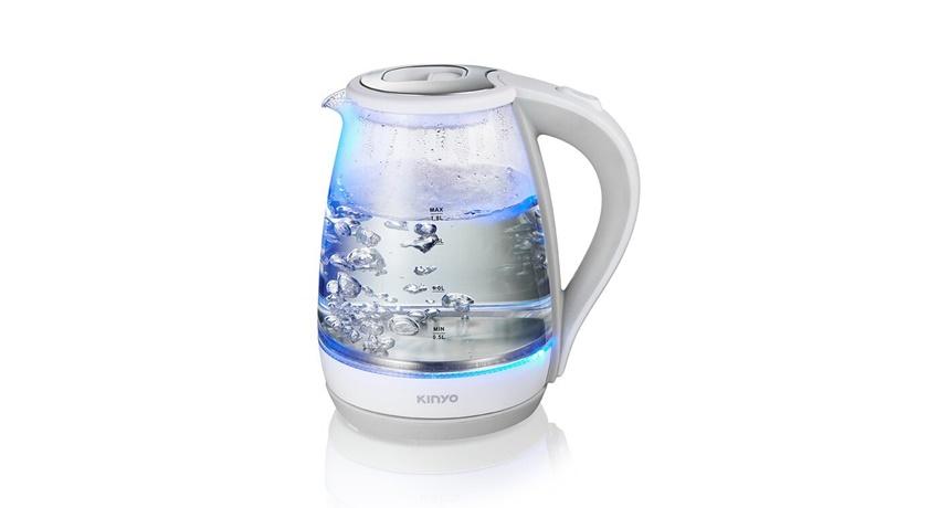 KINYO 1.8L玻璃快煮壺，售價799元。