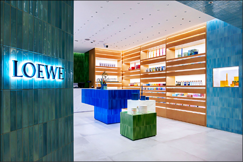 LOEWE台灣第一家獨立香氛精品店進駐微風信義Breeze。