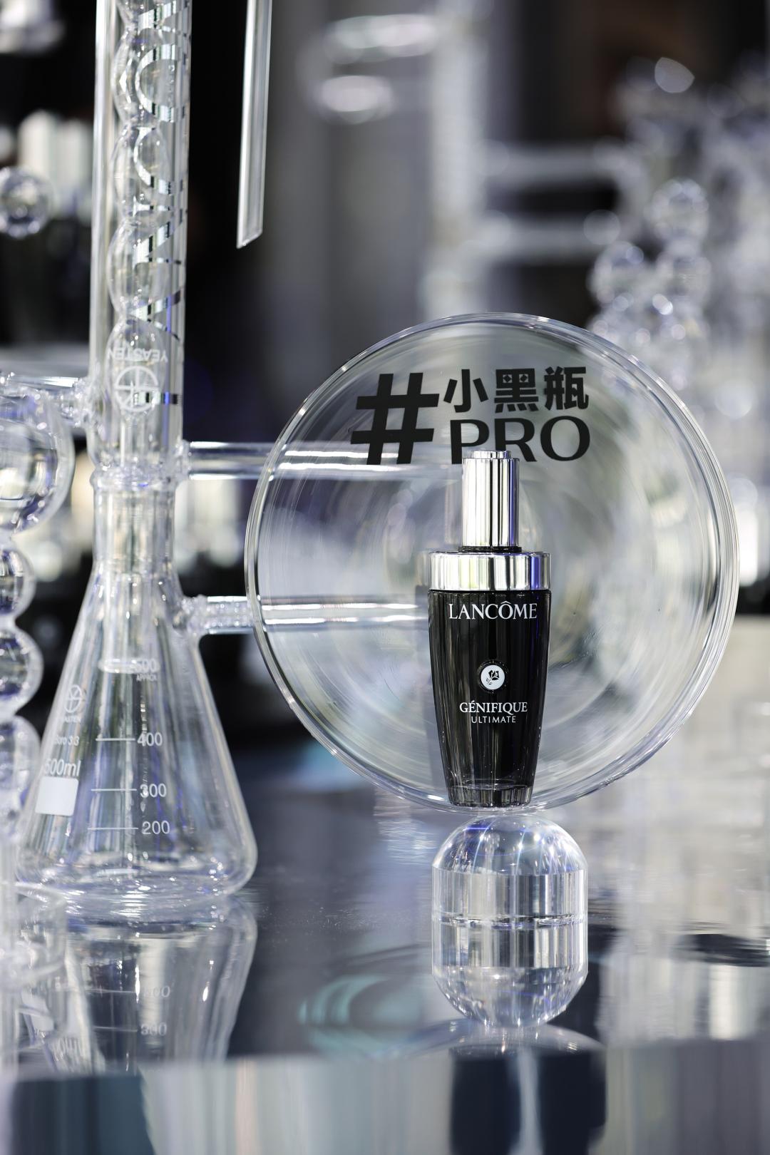 蘭蔻全新小黑瓶PRO超極限肌因賦活露30ml/3,250元；超極限肌因賦活露50ml/4,550元。