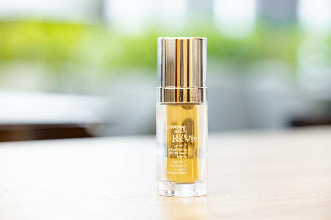 RéVive THD黃金煥白精華30ml/12,800元。