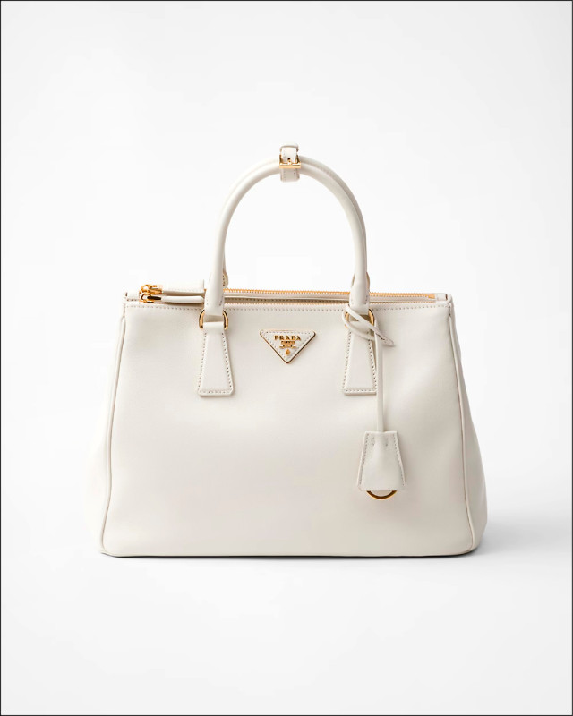 PRADA Galleria皮革包款，185,000元。