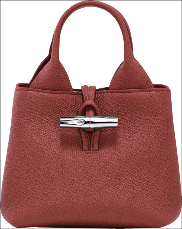 Longchamp ROSEAU系列慄色手提包，23,500元。