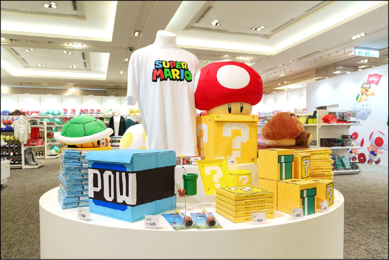 Nintendo POP-UP STORE in TAIPEI，現場販售種類豐富的日本任天堂官方商店限定商品。