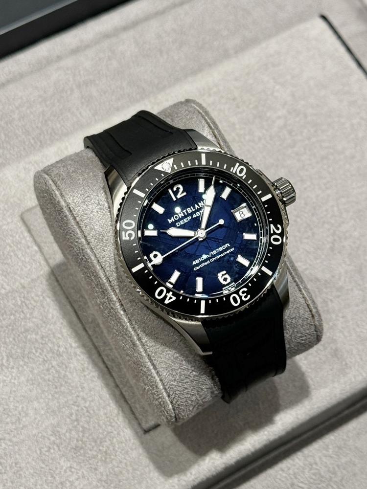 萬寶龍（MONTBLANC）Iced Sea系列專業運動潛水錶，零氧腕錶Deep 4810，錶盤採用的3D雕刻技術。（圖／記者王捷攝）