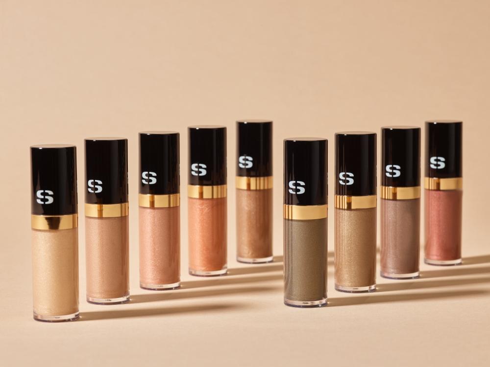 Sisley「植物光感眼影晶露」，以獨家眼霜保養活萃晶露為核心成分。