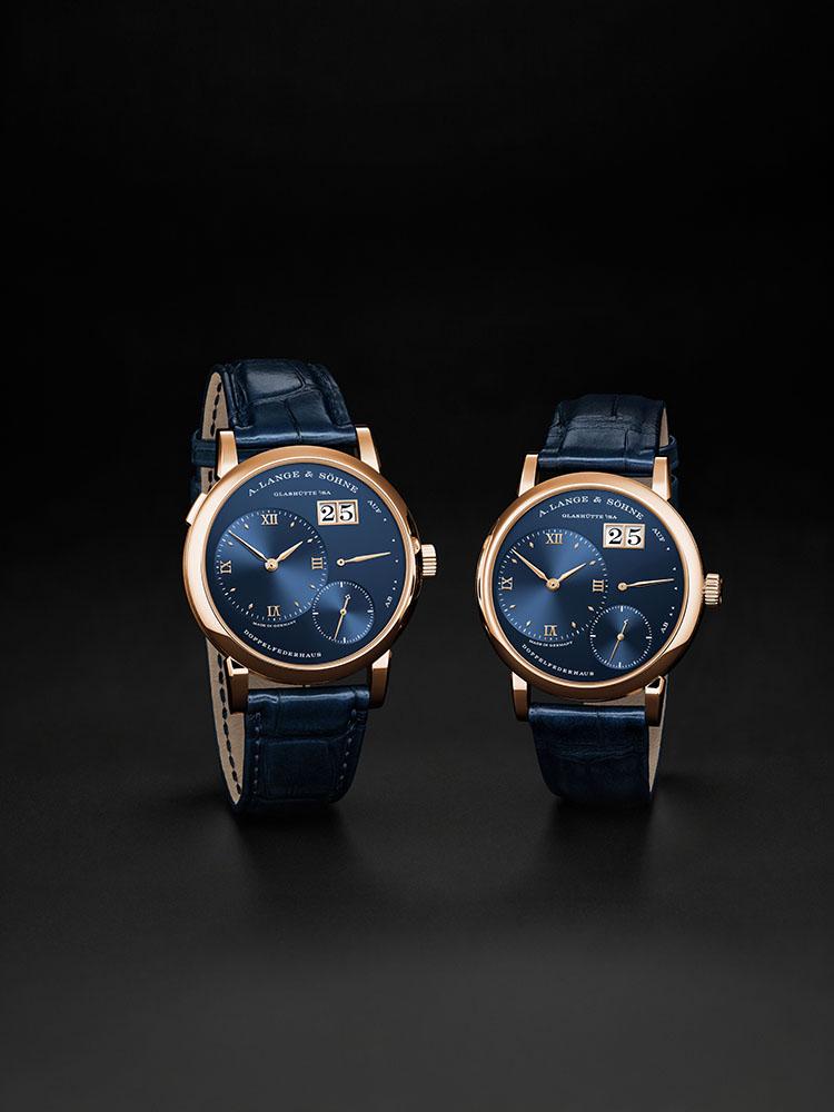 LANGE 1、Little LANGE 1對錶，750玫瑰金錶殼配備藍色925銀錶盤，各限量300只。